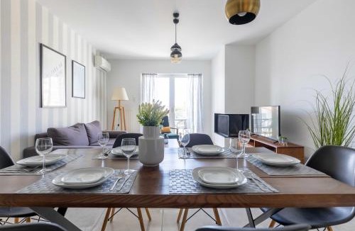 Keratsini-Drapetsona Apartment | Modern Apartment in Piraeus Port D2