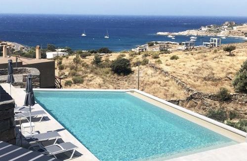 Koundouros Apartment | modern apartment with a sea view and swimming pool in Koundouros