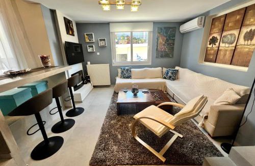 Volos City Centre Apartment | Modern Family Retreat