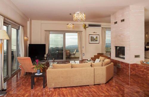 Diasella Villa | Modern Luxury Villa with Pool, just 5min to sea