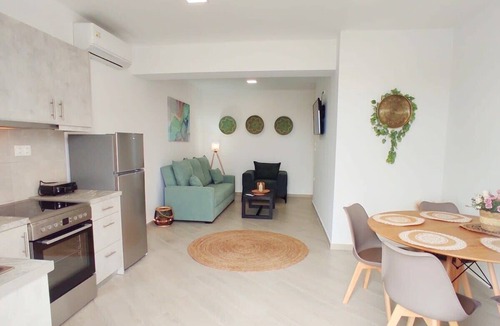 Plintri Apartment | Modern Mykonos 2 Bd Aqua Apt w shared Pool