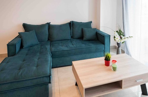 Piraeus Apartment | Modern spacious apartment located in Piraeus (B8)