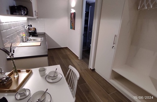 Galissas Apartment | Modern studio in enchanting Galissas with AC, Sat-WiFi, 160m from the beach!