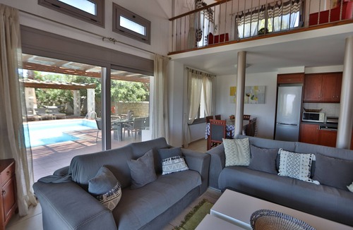 Monopari Villa | Modern villa with saltwater pool, family-friendly, fantastic views,