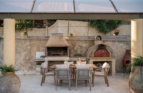 Souda Villa | Mondethea vantage point home, 5 min Chania,