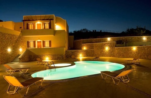 Fira Apartment | Moonlight Apartments: apartment