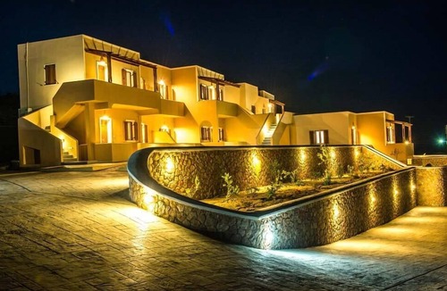 Fira Apartment | Moonlight Apartments: apartment