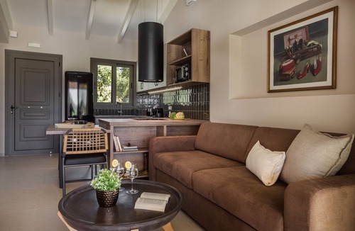 Kaligata Villa | Moschato Estate Villas