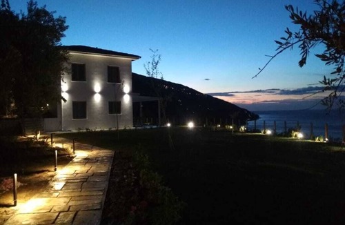 Zagora-Mouresi Apartment | Moses Villa: Almond apartment with balcony