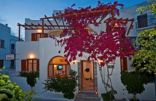 Paros House | Motel ∙ 8 guests