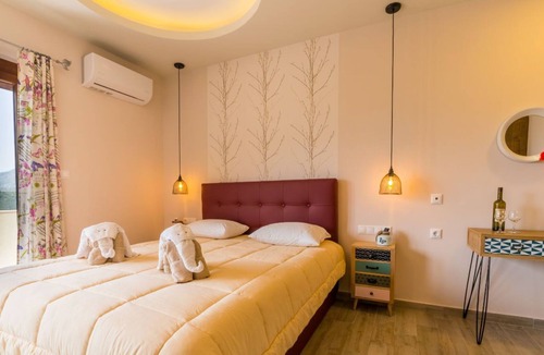 Thronos Bed & Breakfast | Mountain View Room for 3 people