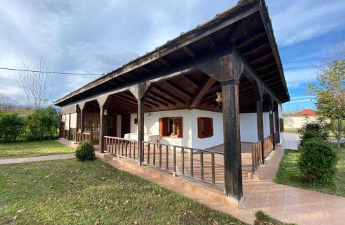 Mavromati House | Mouria County House