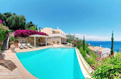 Petaleia Villa | My Rental Homes - Villa Aspro with swimming pool with jacuzzi, terrace sea view