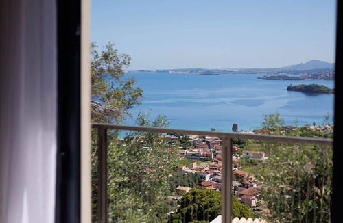 Afra Villa | My Rental Homes - Villa Garcia with infinity pool, equipped terrace and sea view.