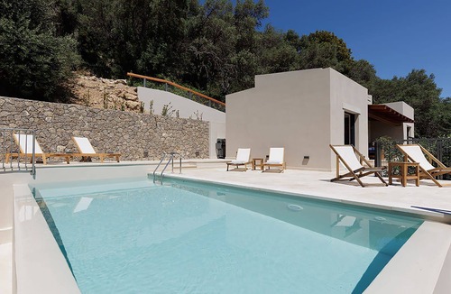 Afra Villa | My Rental Homes - Villa Garcia with infinity pool, equipped terrace and sea view.