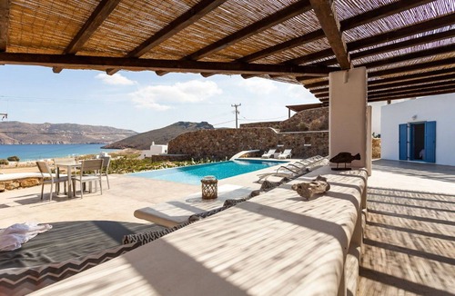 Panormos Villa | My Rental Homes - Villa Smaragdi with sea view and air conditioning
