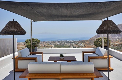 Pyrgos Villa | My Rental Homes - Villa Kenan with pool, Jacuzzi bathtub, sea view