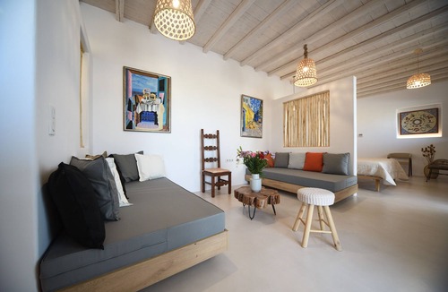 Kalafatis Hotel | Myconian Crown Suites