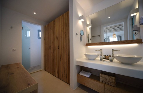 Kalafatis Hotel | Myconian Crown Suites