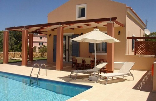 Kounopetra Villa | Nafsika Beach House: Large Private Pool, Walk to Beach, Sea Views, A/C, WiFi