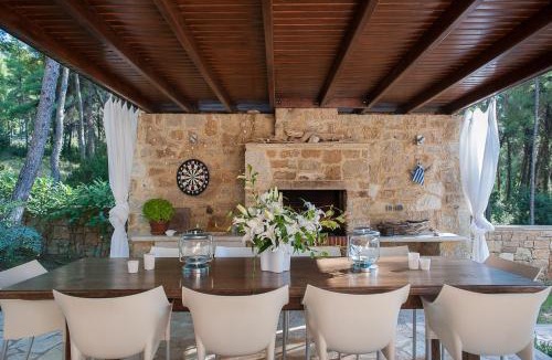 Sane House | Naftilos Villa Sani with private Pool