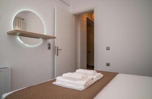 Kampos Marathokampou Apartment | Naiada - Beachfront Luxury Villa
