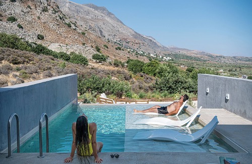 Patsianos House | Nature's Den four Luxury Suites package