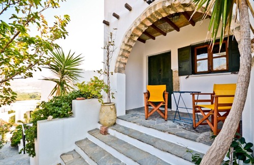 Eggares Apartment | Naxos Agrotouristic apartment in a quiet village
