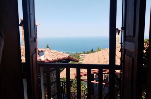 Panteleimon Apartment | Nefeli
