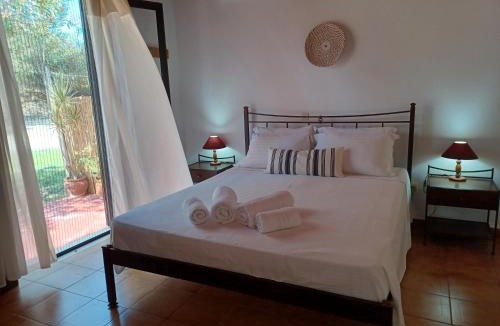 Leivathos House | Nerissa bungalow 2, two bedroom house with sea view