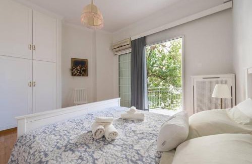 Anafiotika Apartment | NEW! Bright & Remodeled 1Bed apt 2min Walk to Acropolis