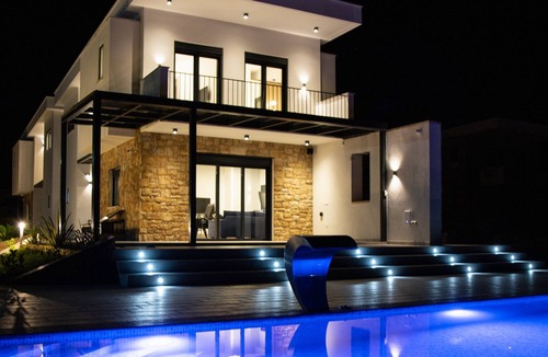 Pefkochori Villa | New Build Luxury Villa in a very touristic and private accommodation.