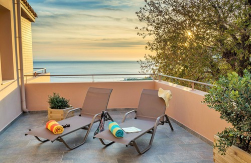 Mirthios Apartment | New built 80sqm apart 15 min walk from beach private terrace PANORAMIC seaview
