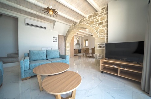 Zerviana Villa | New Lux Villa★3 Infinity pool★3 Jacuzzi★23 sleeps