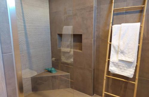 Spata-Artemida Apartment | New minimal apartment,10' from Athens airport