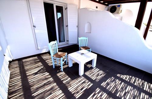 Glastros Apartment | New Paradise