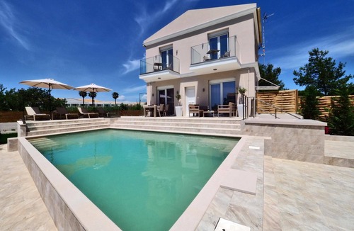 Ag. Georgios Villa | Newly Built 2-Bedroom Villa, A/C, Private Pool, 5 mins walk to Restaurants & Beach in Agios Georgios