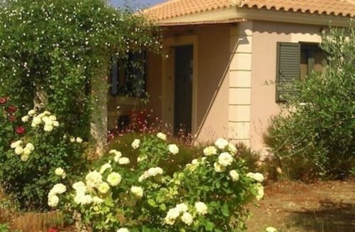 Vlachata House | Newly Built and Independent Villas, with Great Sea and Mountain Views