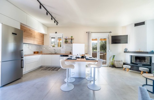 Kokkini Chani House | Newly Built Home with Garden, 400m. to Beach