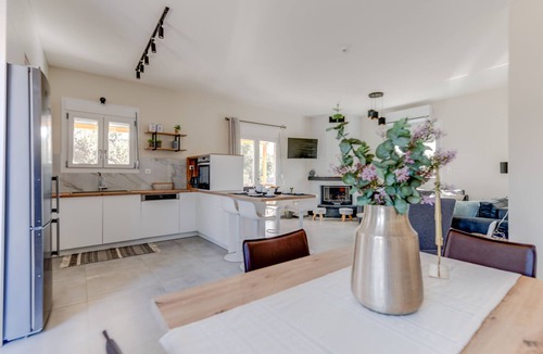 Kokkini Chani House | Newly Built Home with Garden, 400m. to Beach