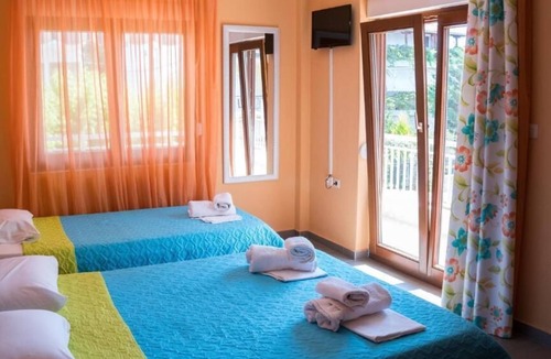 Paralia Dionysiou Hotel | Niki Apartments