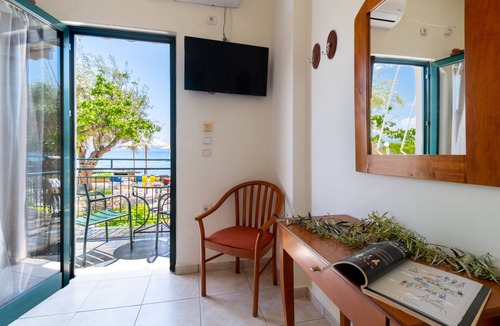 Nikiana Apartment | Nikiana Club - Studio 4 Apartment with Sea View, Shared Pool & Wi-Fi