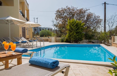 Roussospiti Villa | Νikolaos Villa with Private Pool, Playground & BBQ