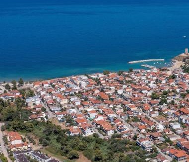 Nea Fokaia Apartment | Nikos & Eleni Maisonette