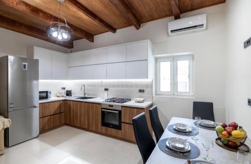Prines House | Nikos StoneHouse