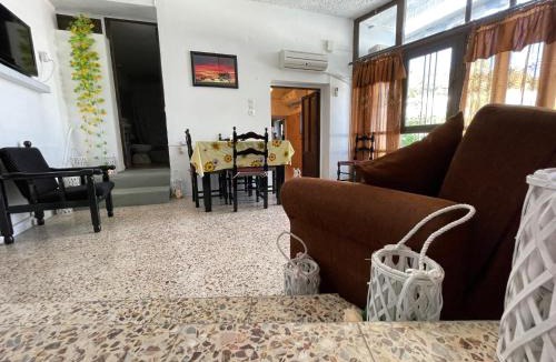 Megas Yialos-Nites House | Nionas Cheerful House