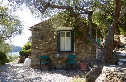 East Mani House | Nisi . A Tiny peninsula surounded by the sea.