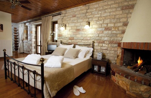Arta House | Nisista Lodge Mountain View