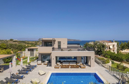 Kato Galatas Villa | nMagnificent Seafront LuxVillas|Large Groups|20 Guests|Sauna,Jacuzzi,H.Pool&Gym