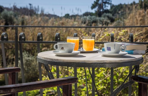Lixouri House | Nomadē - 2BR Bright Maisonette - Garden View - Lixouri, Kefalonia - 4 Guests